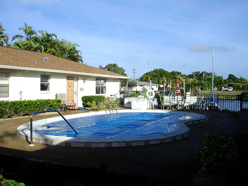 La Buena Vida Community Pool